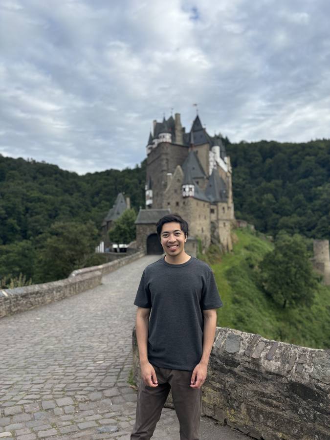 Michael on the bridge in front of Burg Eltz castle